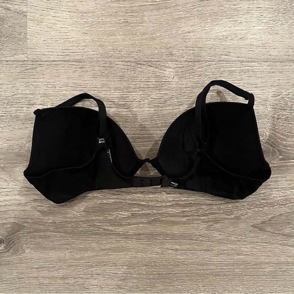 Victoria's Secret Padded Plunge Bra (Black) - Picture 3 of 12